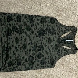 Women’s Athleta momentum tank size L